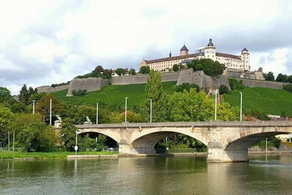 Willkommen In Wuerzburg اهلا بكم فى Willcome Zewnętrze zdjęcie